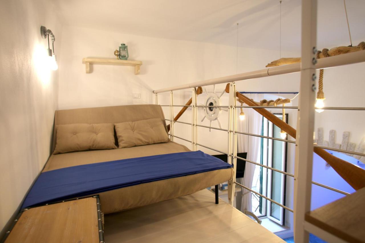Piazzetta Petrone Apartments + Parking Весте Екстериор снимка