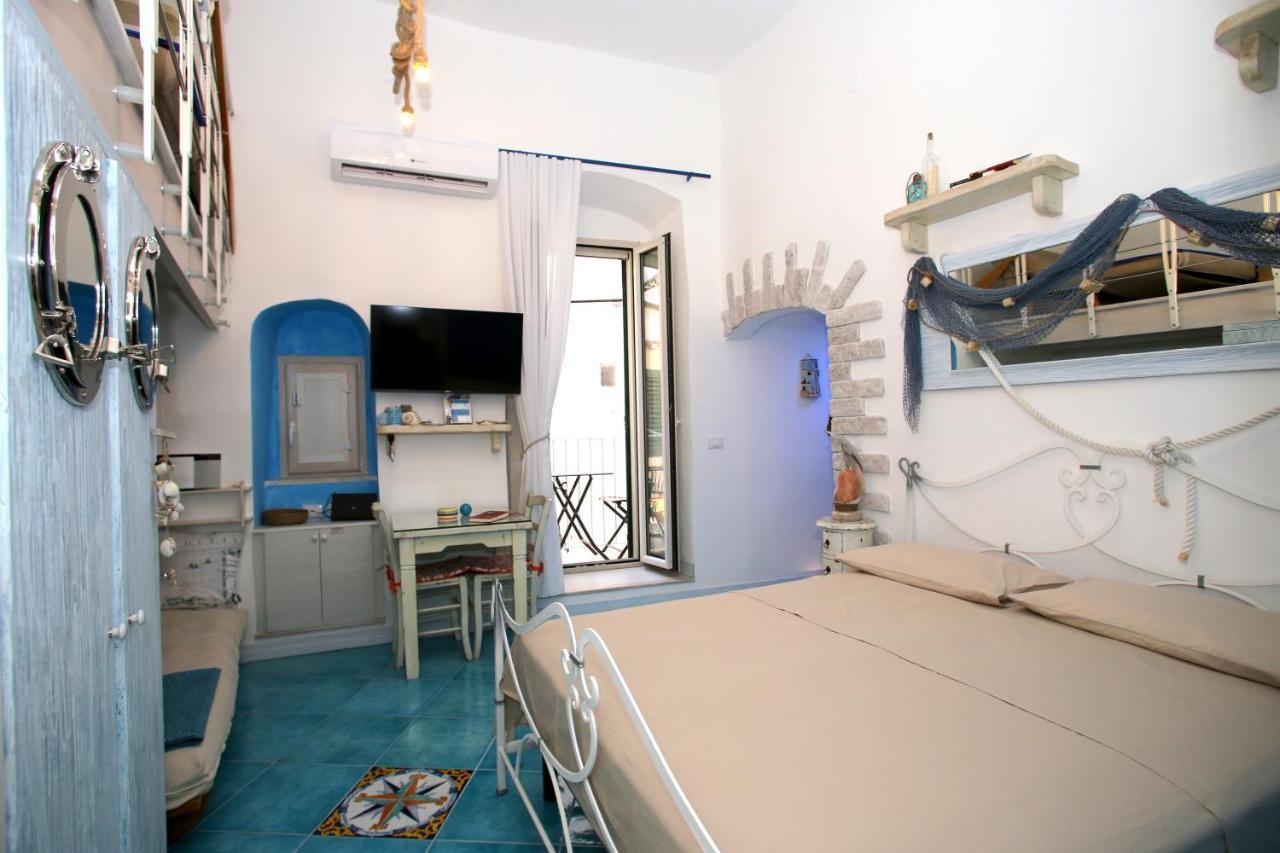 Piazzetta Petrone Apartments + Parking Весте Екстериор снимка