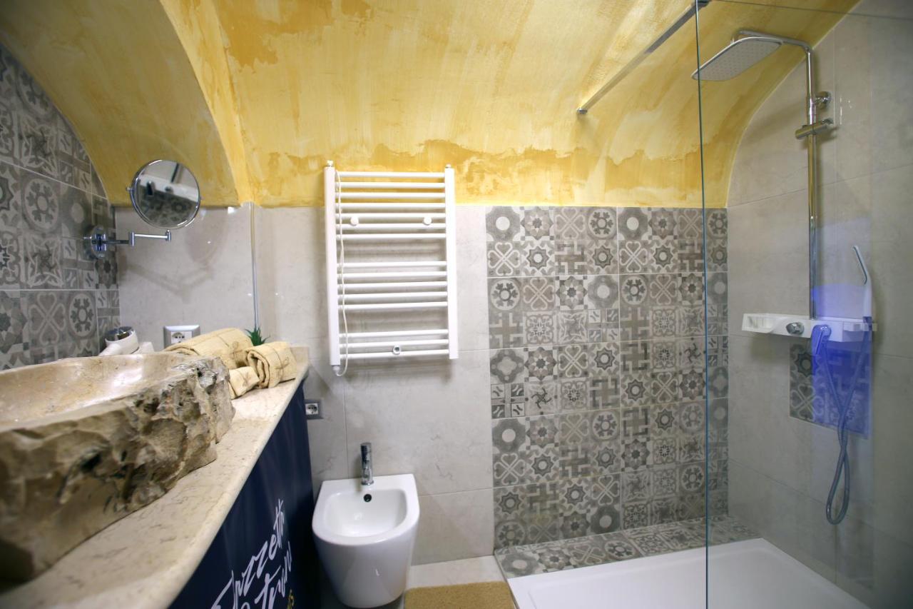 Piazzetta Petrone Apartments + Parking Весте Екстериор снимка